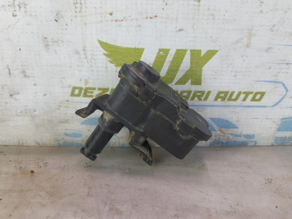 Motoras actionare usa rezervor 6R0810773F Volkswagen VW Polo 5 6R [2009 - 2015] 1.4 tdi CUSA