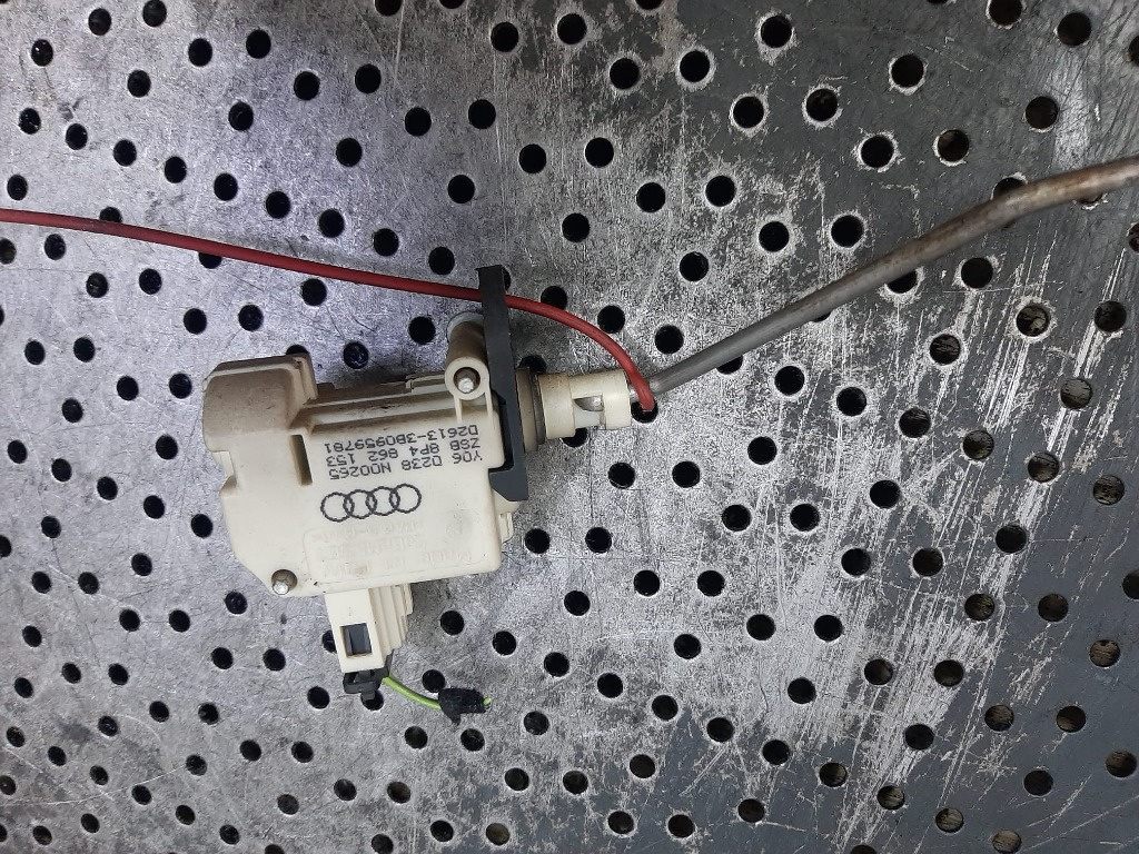 Motoras actuator rezervor combustibil audi a3 8p 8p4862153