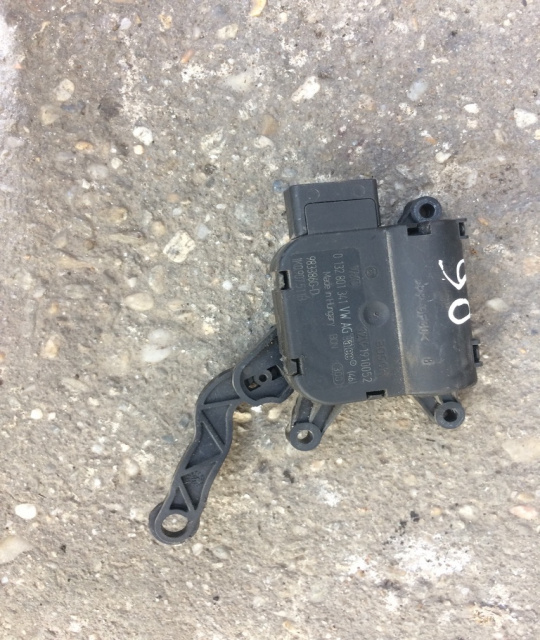 Motoras aeroterma Volkswagen VW Golf 5 [2003 - 2009] Hatchback 5-usi 2.0 TDI MT (140 hp) V (1K1) Cod motor BKD