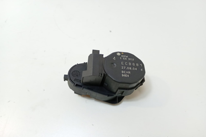 Motoras Behr aeroterma bord 6930301 BMW Seria 5 E60/E61 [2003 - 2007]