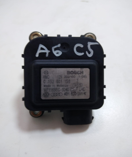Motoras Bosch Aeroterma bord 0132801158 / 4B1820511K Audi A6 4B/C5 [facelift] [2001 - 2004]