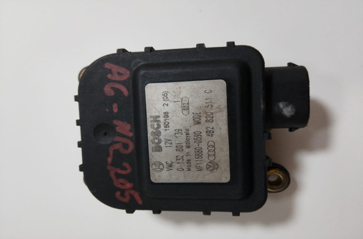 Motoras Bosch Clapeta Aeroterma 0132801139 Audi A6 4B/C5 [1997 - 2001]