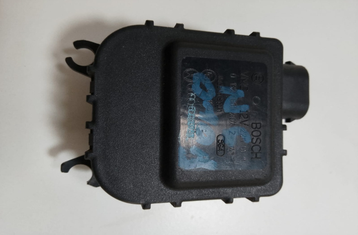 Motoras Bosch clapeta aeroterma 0132801207 Volkswagen VW Polo 4 9N [2001 - 2005]