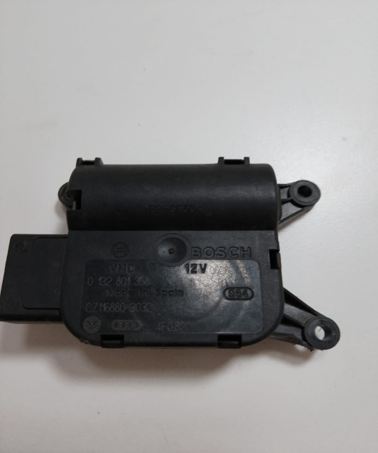Motoras Bosch Clapeta Aeroterma 0132801358 / CZ116880-3032 Audi A6 4F/C6 [facelift] [2008 - 2011]