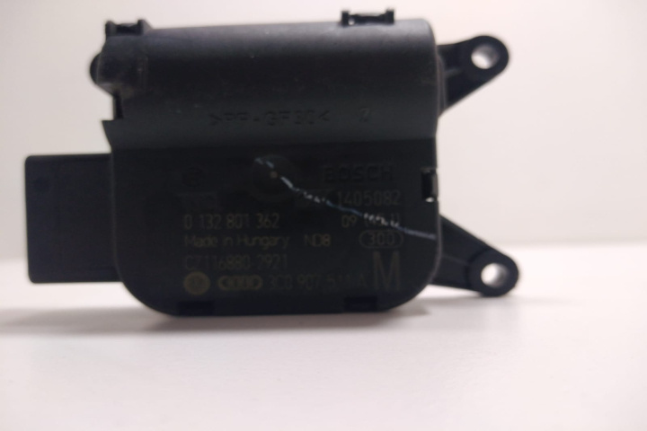 Motoras Bosch Clapeta Aeroterma 0132801362 Volkswagen VW Passat B6 [2005 - 2010]