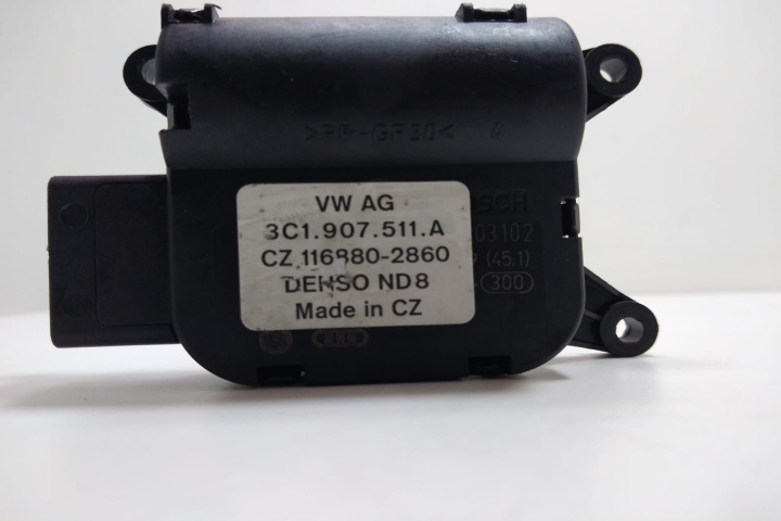 Motoras Bosch clapeta aeroterma CZ1168802860 / 3C1907511A Volkswagen VW Tiguan 5N [2007 - 2011]