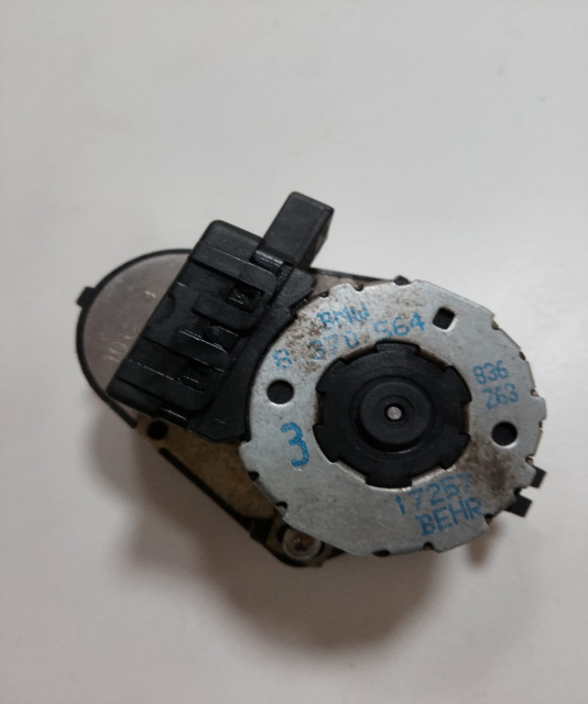 Motoras clapeta aeroterma 8370564 BMW Seria 3 E46 [facelift] [2001 - 2006]