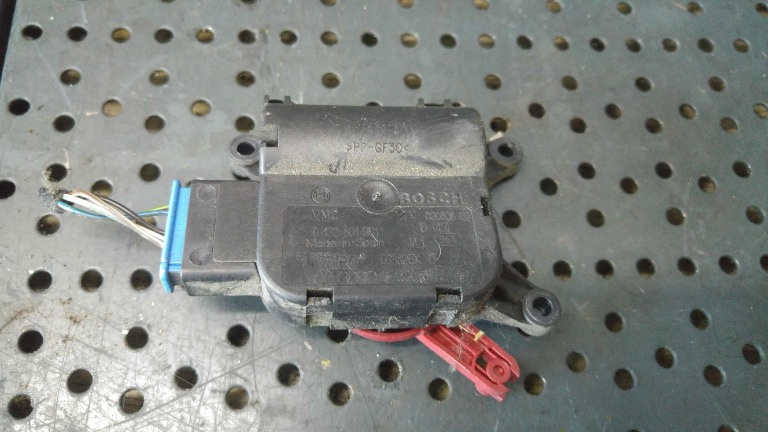 Motoras clapeta aeroterma audi a4 b7 8e 0132801301