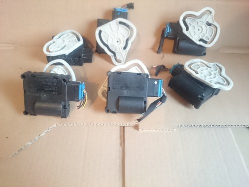 Motoras clapeta aeroterma Audi A8 S8 D3 (2002-2010) cod 0132801323 / 4E0820511