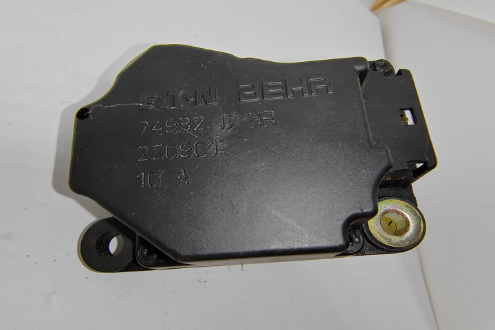 Motoras clapeta aeroterma Behr 74932D / 250901 Volvo S80 [facelift] [2003 - 2006]