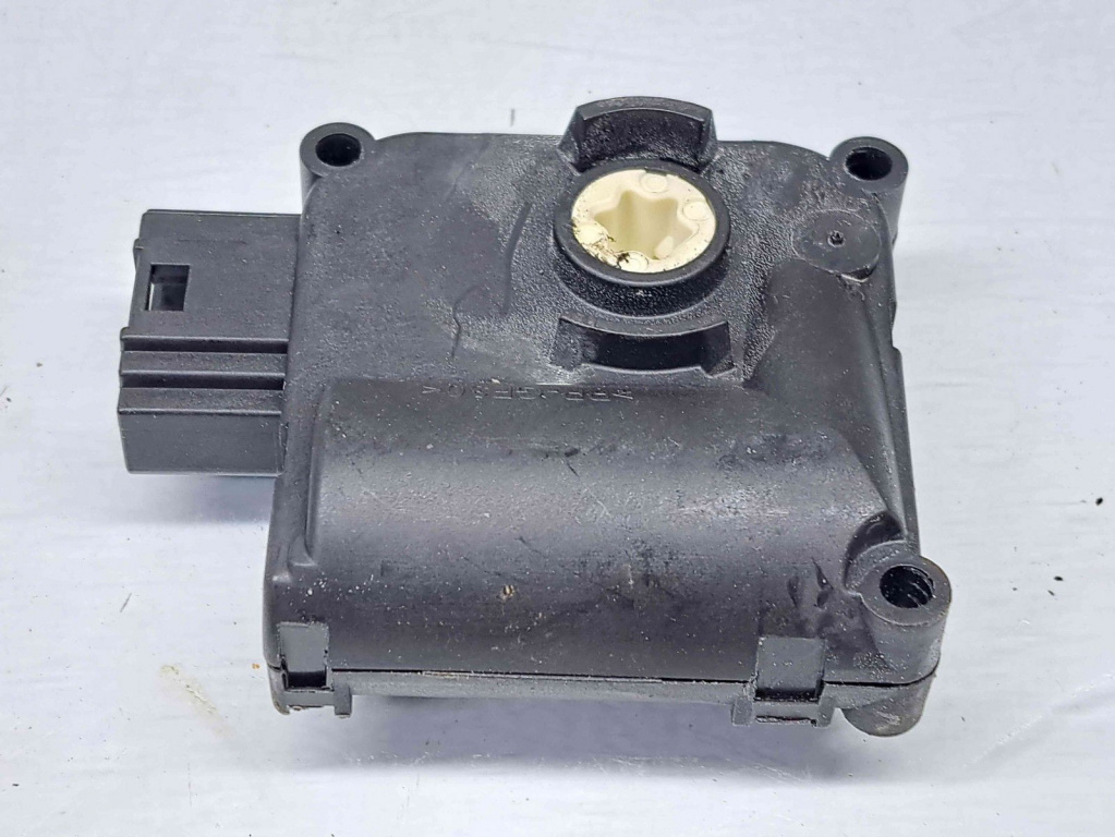 Motoras clapeta aeroterma bord Audi A6 Avant (4F5, C6) [Fabr 2005-2010] OEM
