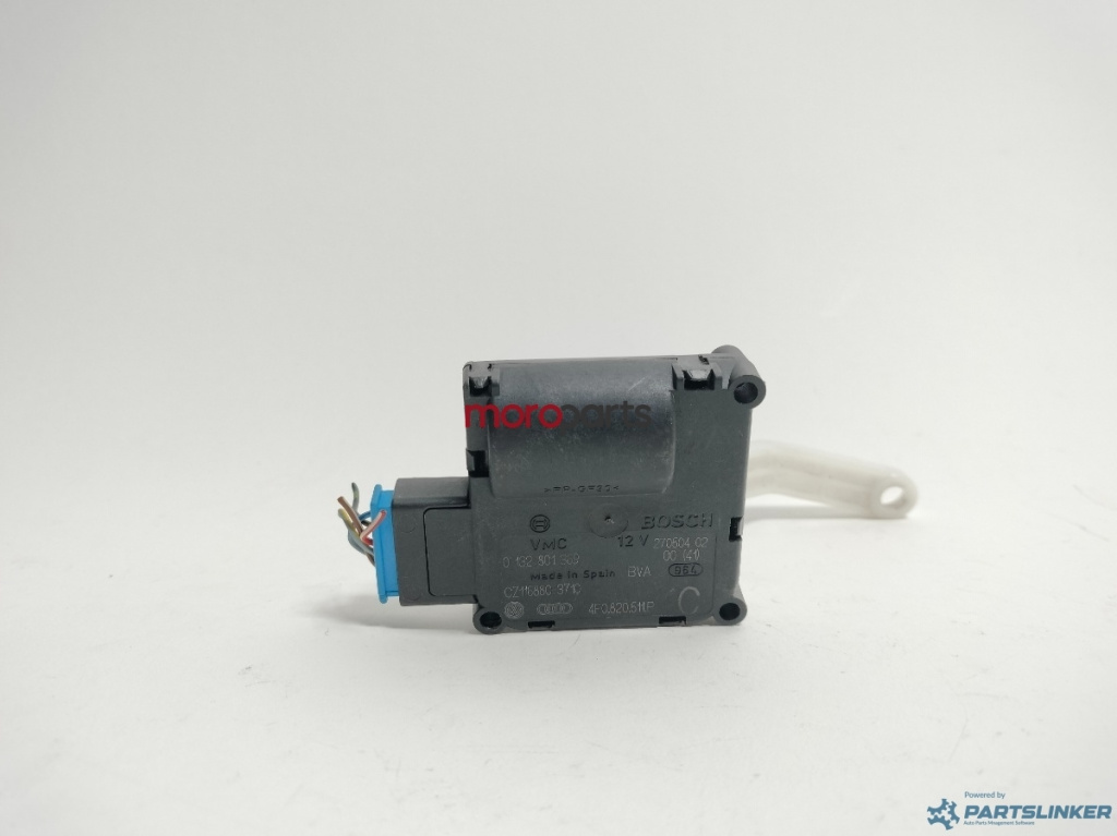 Motoras clapeta aeroterma bord VOLKSWAGEN TOUAREG (7LA, 7L6, 7L7) [ 2002 - 2013 ] OEM 4F0820511B