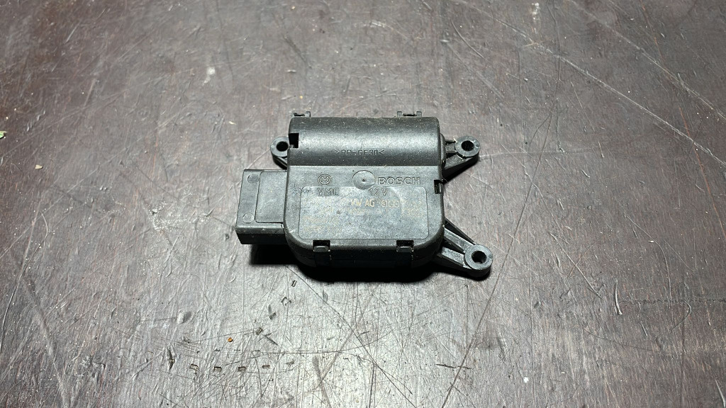 Motoras clapeta aeroterma cod 0132801392 , 1K0907511J pentru VW Audi Skoda Seat