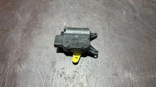 Motoras clapeta aeroterma cod 1K2907511C , 0132801342 pentru VW Golf 5