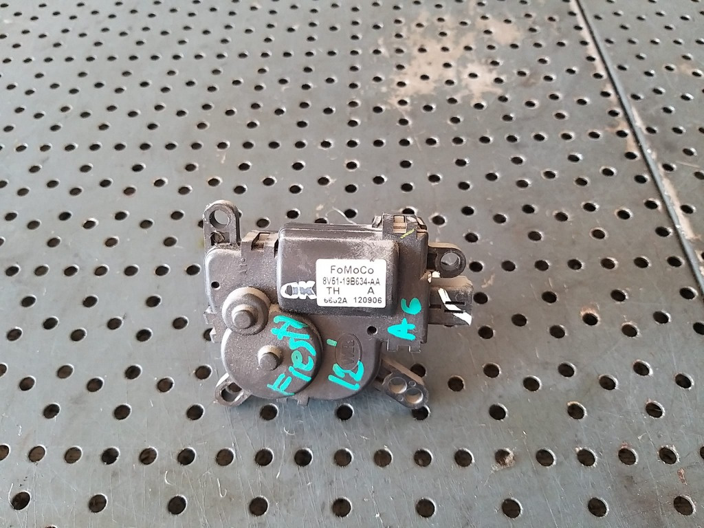 Motoras clapeta aeroterma ford fiesta 6 cb1 ccn 8v5119b634aa