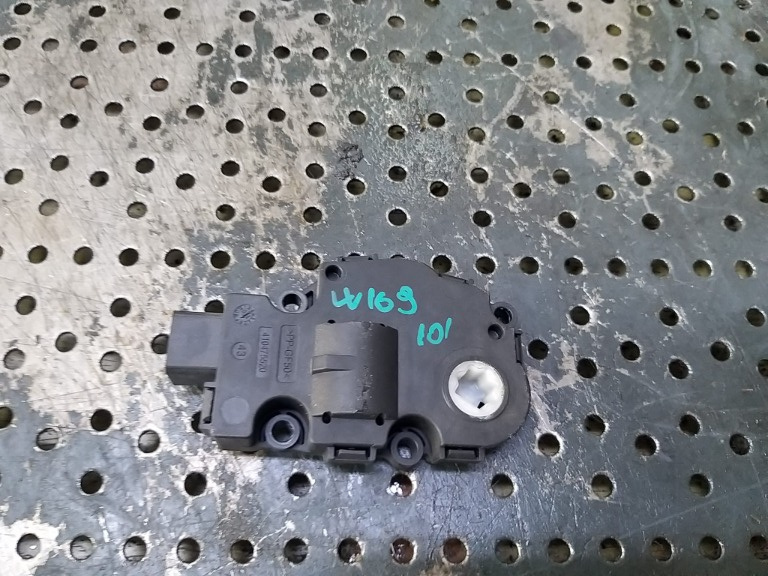 Motoras clapeta aeroterma mercedes a class w169 efb33115 929888g