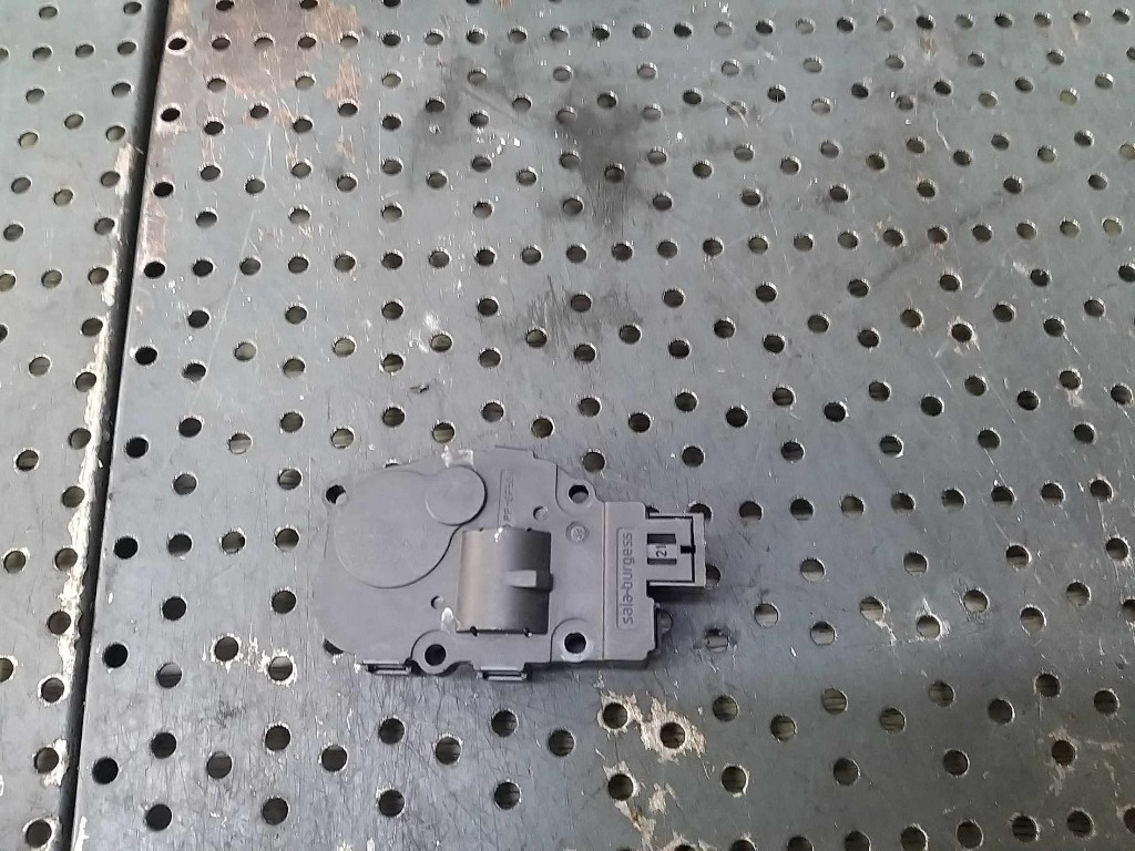 Motoras clapeta aeroterma mercedes b class w245 985458003