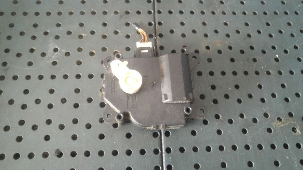 Motoras clapeta aeroterma mitsubishi colt 6 z3 a z2 a mf1138002770