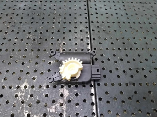 Motoras clapeta aeroterma seat leon 1p 0132801336 983380je 1k0907511c