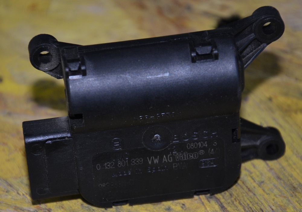 MOTORAS CLAPETA AEROTERMA VW-AUDI-SKODA 2004-2007.COD:1K2907511G