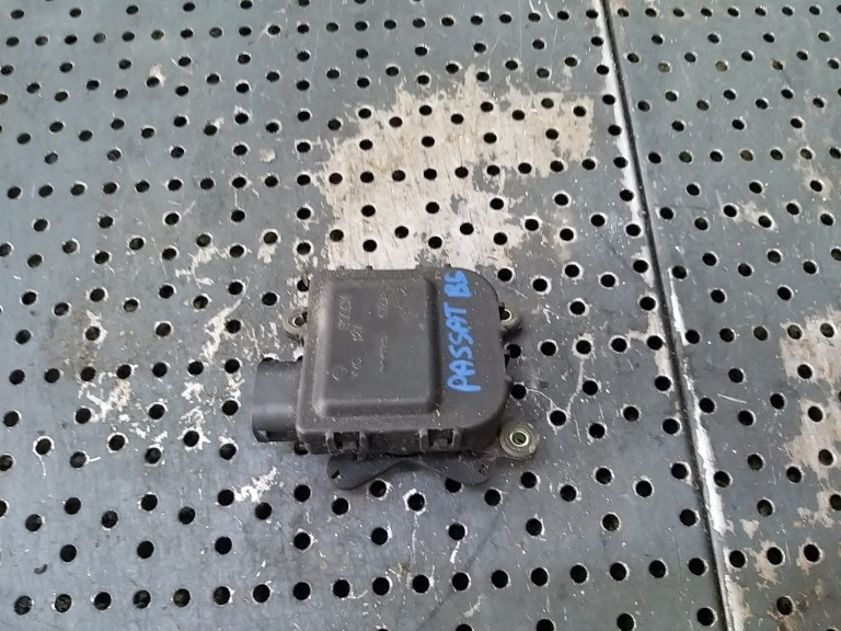 Motoras clapeta aeroterma vw passat b6 8d 0132801149 8d1820511b