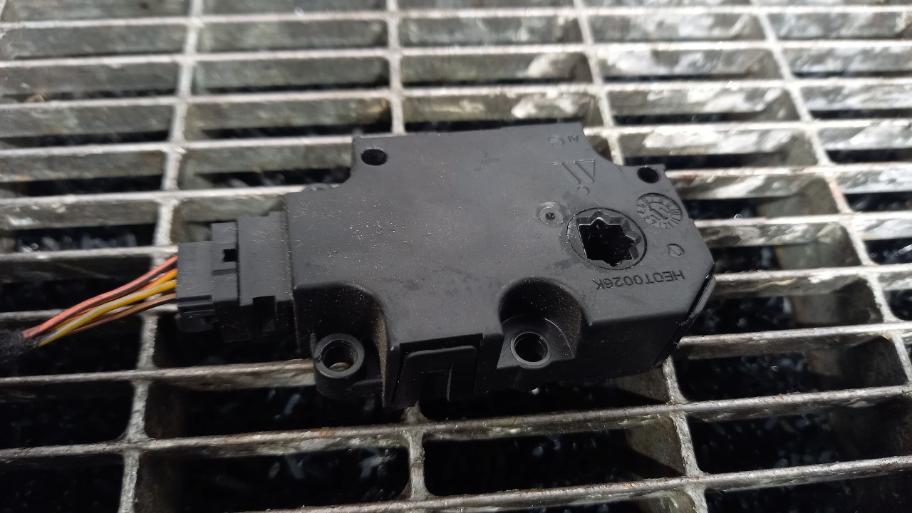 MOTORAS CLAPETA INCALZIRE BMW SERIA 3 E 90 - - (2004 2012)
