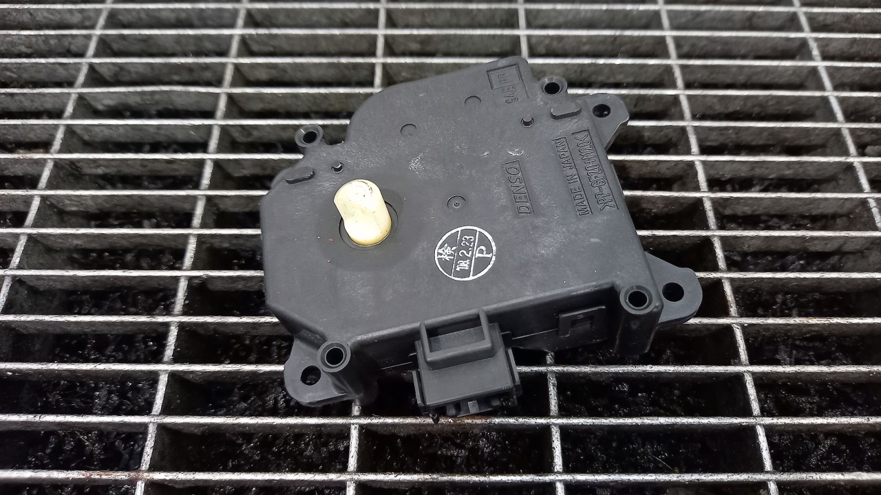 MOTORAS CLAPETA INCALZIRE LEXUS IS - - (2005 2010)