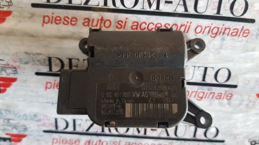 Motoras clapete aeroterma bord original Audi TT 8J cod piesa : 1K0907511D