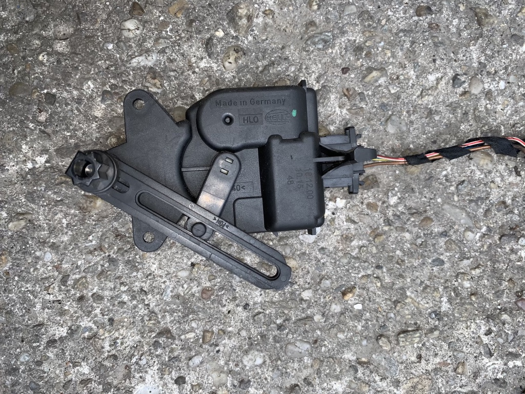 Motoras clapete aeroterma Skoda Octavia [1996 - 2000] Liftback 5-usi 1.6 MT (75 hp) (1U2) 8V