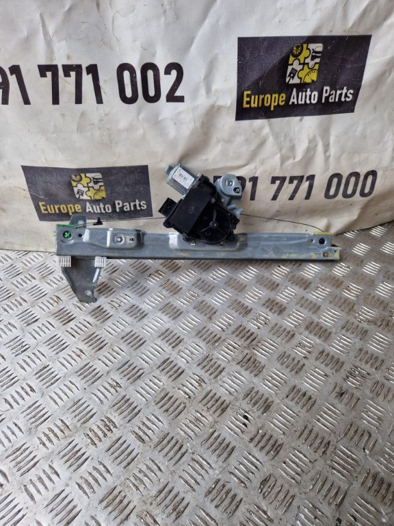 Motoras cu macara usa dreapta fata Peugeot 308 1.6 THP SW cod 9657247580