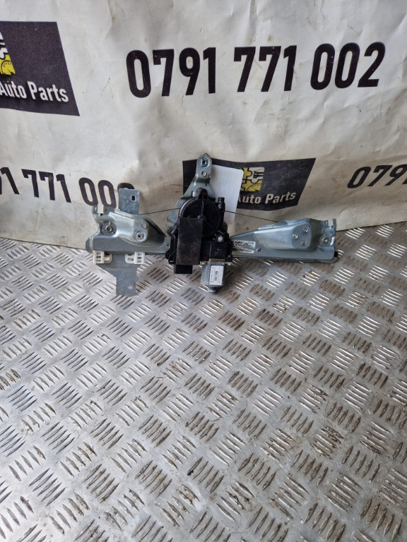 Motoras cu macara usa dreapta spate Peugeot 308 1.6 THP SW cod 9680617480