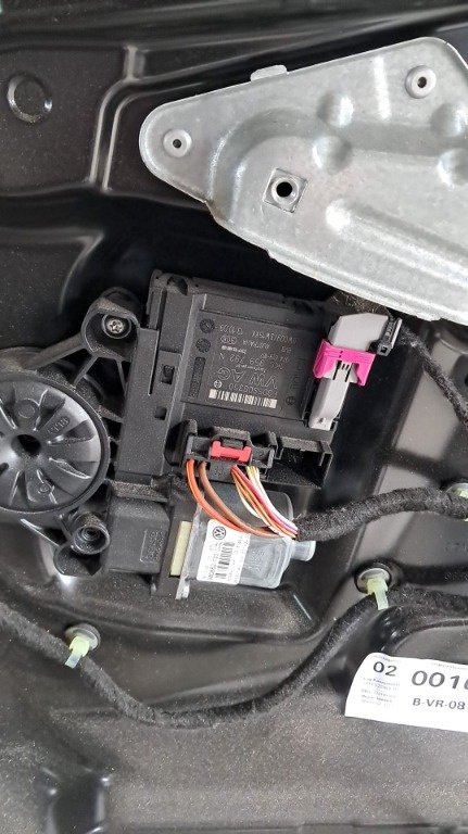 Motoras cu modul usa dreapta fata Vw Passat B6 1.4 TSI an 2010 cod 1K0959792N / 3C1837462L / 1k0959702AR