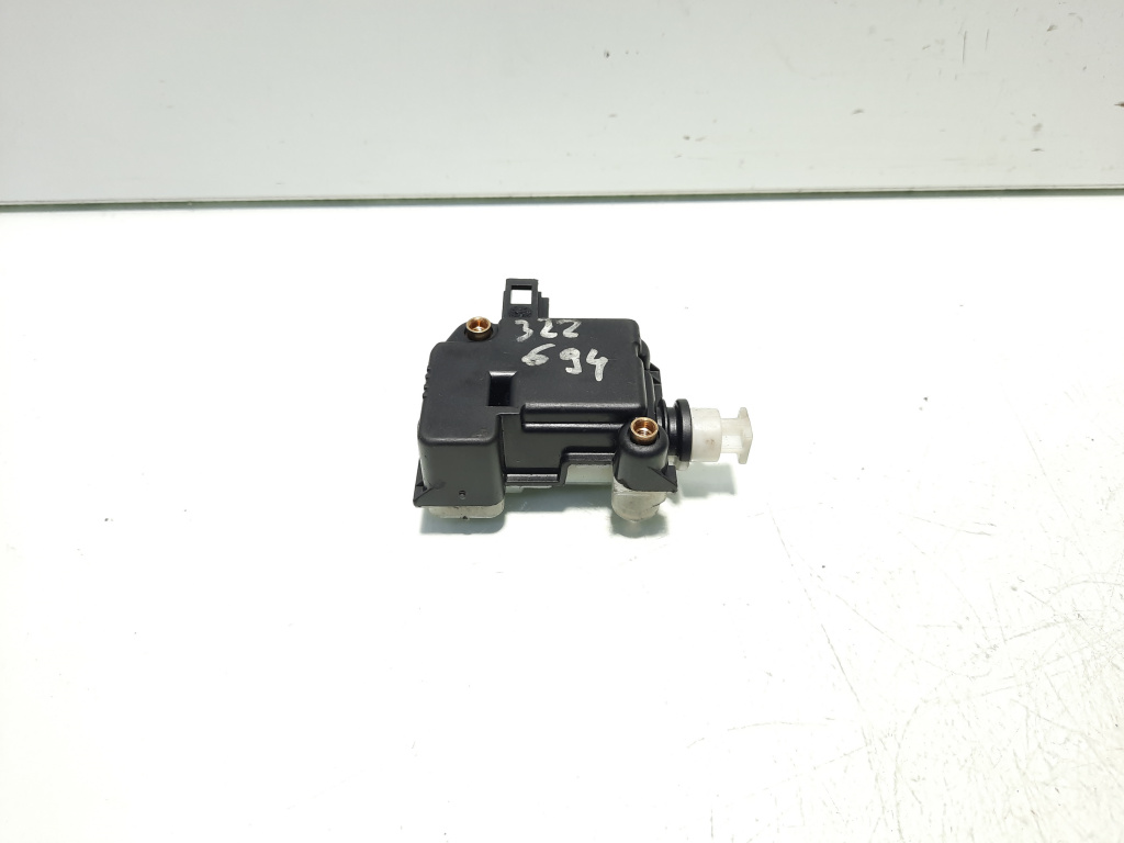 Motoras deschidere haion, cod 3B0959781C, VW Polo (9N) (id:571263)