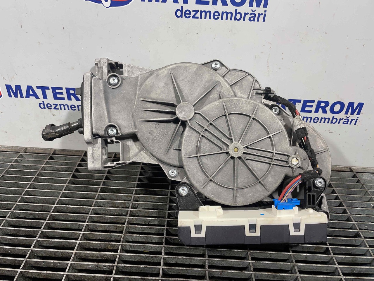 MOTORAS DESCHIDERE MERCEDES C-CLASS - - 