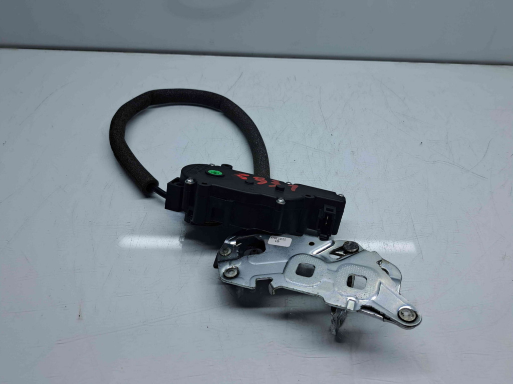 Motoras deschidere portbagaj Mercedes Clasa C (W205) [Fabr 2014-prezent] A2047500060