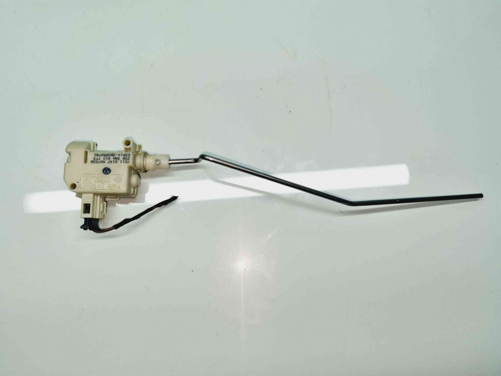 Motoras deschidere rezervor Volkswagen Passat B7 (362) [Fabr 2010-2014] 3AA810773