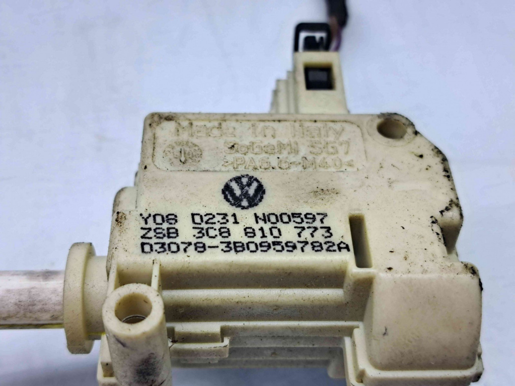Motoras deschidere rezervor Volkswagen Passat CC (357) [Fabr 2008-2012] 3C8810773