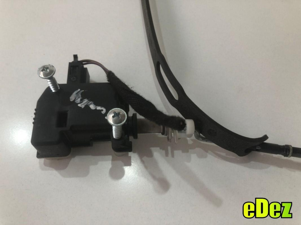 Motoras deschidere rezervor Volkswagen Touareg (2002-2006) 1j0810773d