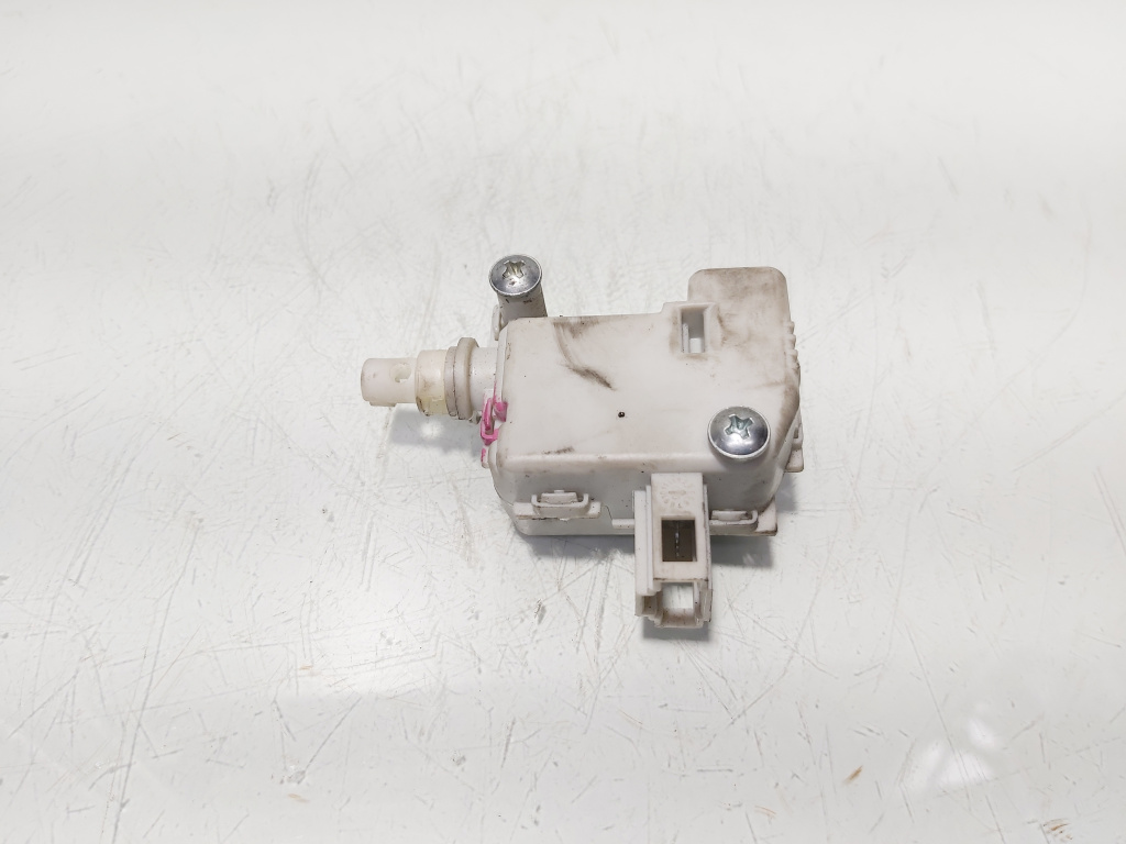 Motoras deschidere usa rezervor, cod 1J6862159A, Vw Golf 4 (1J1) (id:705124)