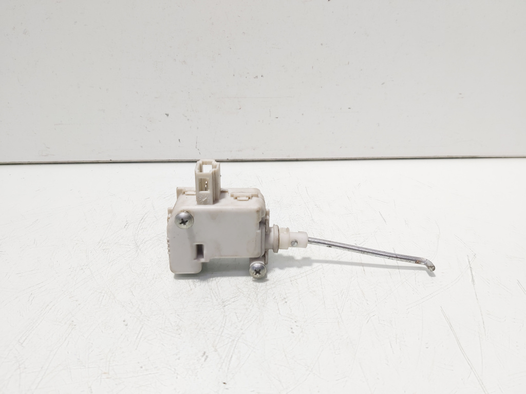 Motoras deschidere usa rezervor, cod 1J6862159A, Vw Golf 4 (1J1) (id:705293)