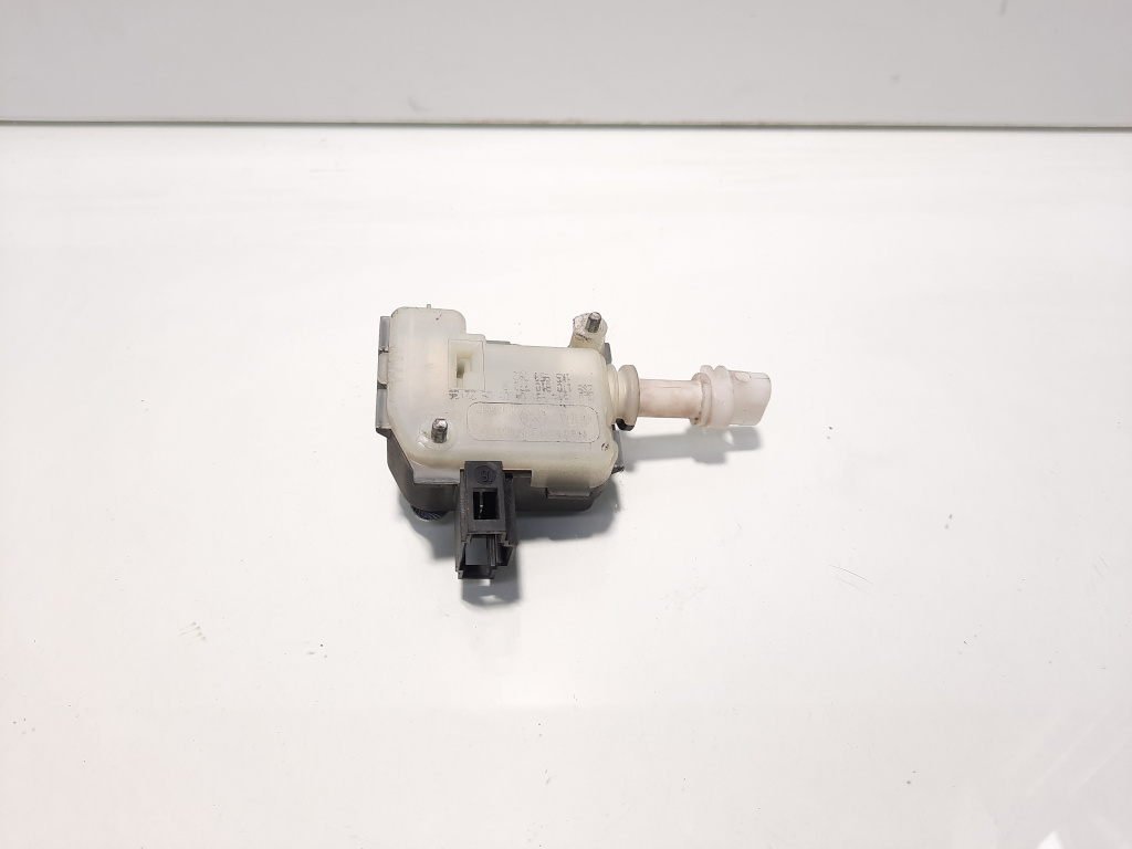 Motoras deschidere usa rezervor, cod 1T0810773R, VW Touran (1T1, 1T2) (id:573404)