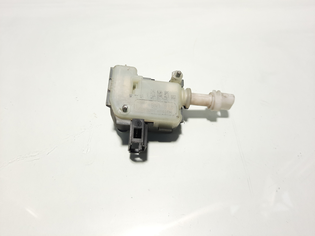 Motoras deschidere usa rezervor, cod 1T0810773R, VW Touran (1T1, 1T2) (id:573704)