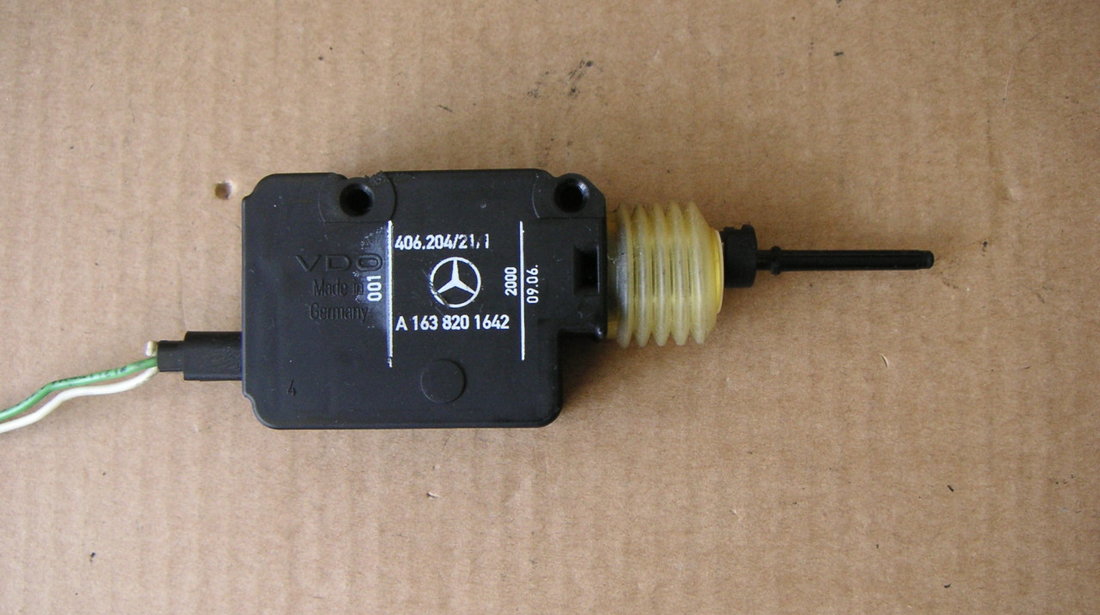 Motoras deschidere usa rezervor Mercedes ML W163 cod - A1638201642 Pret 70 lei