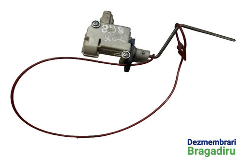 Motoras deschidere usita rezervor Cod: 8E0862153A Audi A4 B7 [2004 - 2008] Sedan 4-usi 2.0 TDI MT (1...