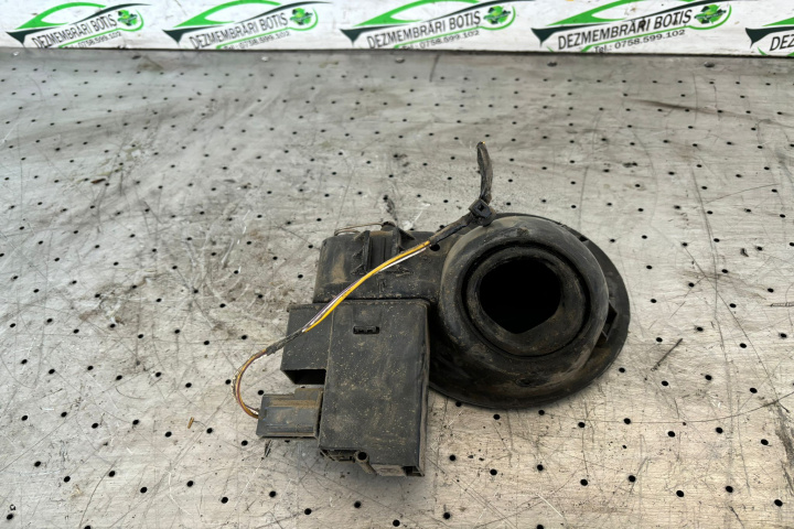 Motoras deschidere usita rezervor Ford Focus 2 [2004 - 2008] wagon 5-usi 1.6 TDCi MT (90 hp)