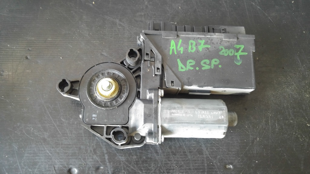 Motoras dreapta spate audi a4 b7 0130821766 8e0959802e