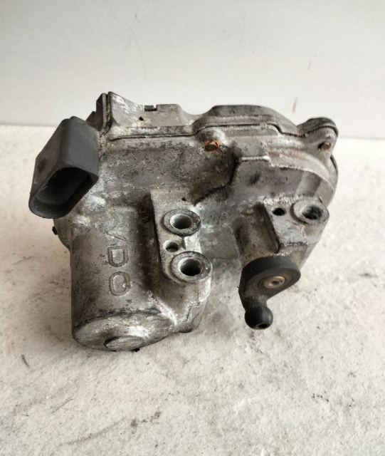 Motoras galerie admisie 059129086D Volkswagen VW Touareg generatia 1 7L [2002 - 2007]