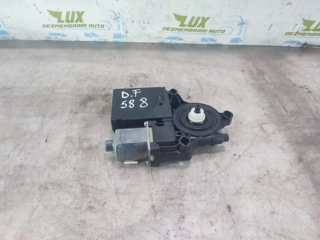 Motoras geam dreapta fata 0130822451 Volkswagen VW Golf 6 [2008 - 2015]