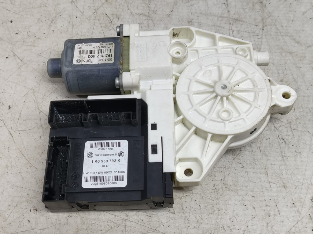 Motoras geam dreapta fata 1k0959792k Skoda Octavia 2 [2004 - 2008]