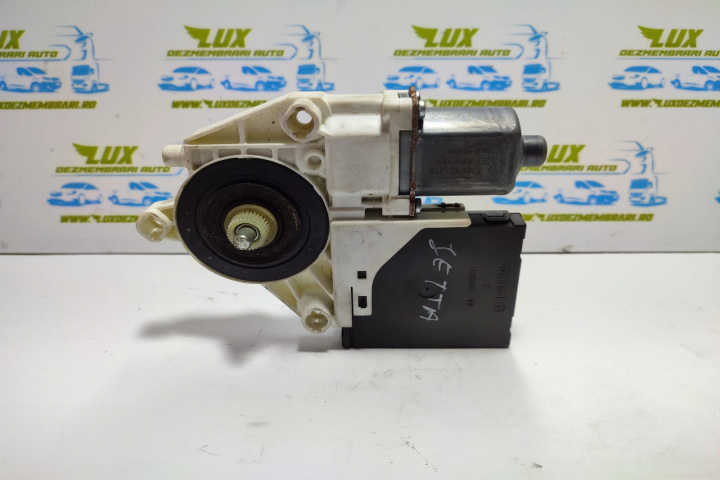 Motoras geam dreapta fata 1k5837402ah Volkswagen VW Golf 5 [2003 - 2009]